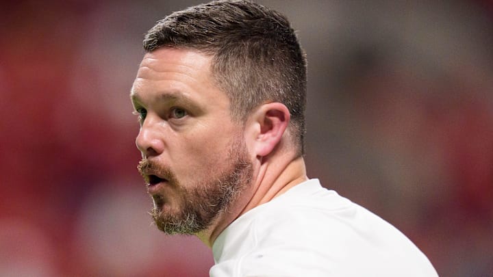 Oregon head coach Dan Lanning takes the field as the Oregon Ducks face the Indiana Hoosiers in the Peach Bowl on Jan. 9, 2026, at Mercedes-Benz Stadium in Atlanta, Georgia.