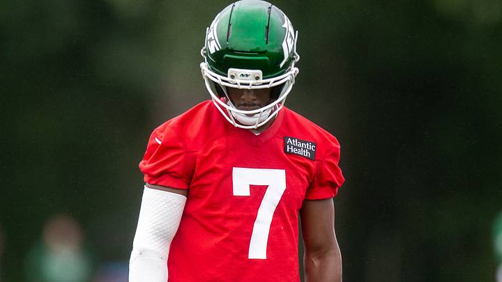 New York Jets quarterback Geno Smith (7) during training camp at Atlantic Health Jets Training Center. Mandatory Credit: John Jones-Imagn Images New York Jets quarterback Geno Smith (7) during training camp at Atlantic Health Jets Training Center. Mandatory Credit: John Jones-Imagn Images