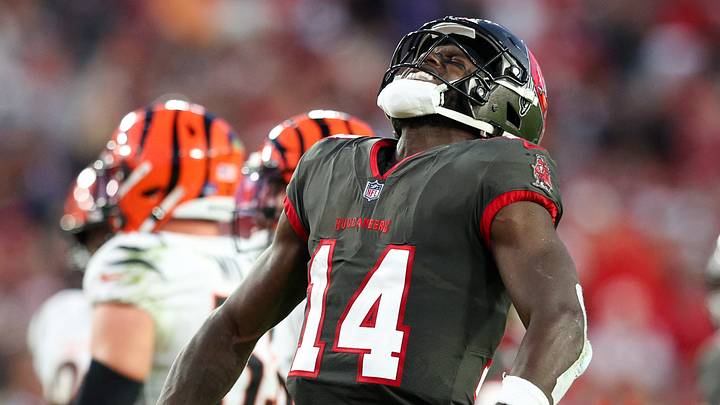 Tampa, Florida, USA; Tampa Bay Buccaneers wide receiver Chris Godwin (14) celebrates a catch against the Cincinnati Bengals in the second quarter at Raymond James Stadium. Tampa, Florida, USA; Tampa Bay Buccaneers wide receiver Chris Godwin (14) celebrates a catch against the Cincinnati Bengals in the second quarter at Raymond James Stadium.