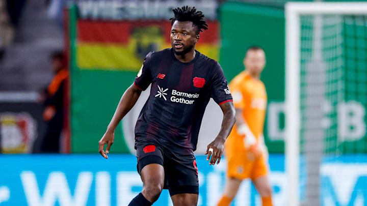 Edmond Tapsoba bleibt der Werkself treu