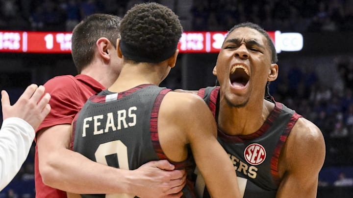 Oklahoma forward Jalon Moore (right) and guard Jeremiah Fears against Kentucky. Oklahoma forward Jalon Moore (right) and guard Jeremiah Fears against Kentucky.