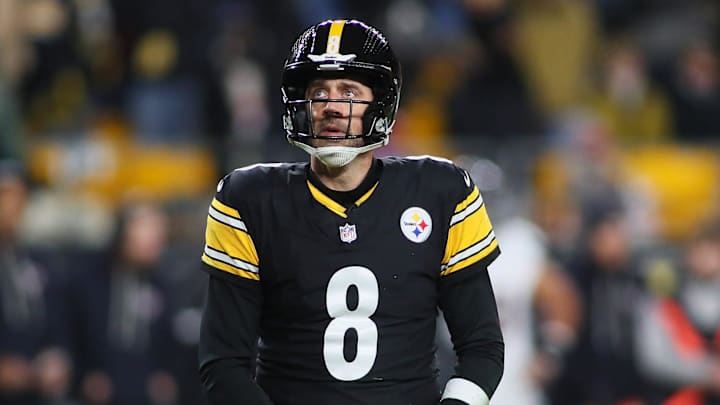 Pittsburgh Steelers quarterback Aaron Rodgers (8) looks on after being sacked during the first half of the NFL Wild Card game against the Houston Texans at Acrisure Stadium in Pittsburgh, PA on January 12, 2026. Pittsburgh Steelers quarterback Aaron Rodgers (8) looks on after being sacked during the first half of the NFL Wild Card game against the Houston Texans at Acrisure Stadium in Pittsburgh, PA on January 12, 2026.