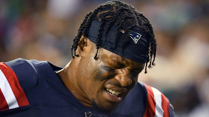 Aug 19, 2021; Philadelphia, Pennsylvania, USA; New England Patriots wide receiver N'Keal Harry (15) walks off the field with an injury against the Philadelphia Eagles at Lincoln Financial Field. Mandatory Credit: Eric Hartline-Imagn Images Aug 19, 2021; Philadelphia, Pennsylvania, USA; New England Patriots wide receiver N'Keal Harry (15) walks off the field with an injury against the Philadelphia Eagles at Lincoln Financial Field. Mandatory Credit: Eric Hartline-Imagn Images