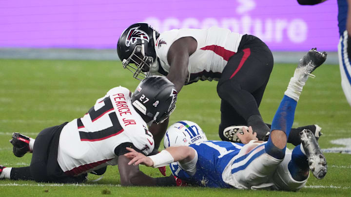 Atlanta Falcons linebackers Jalon Walker and James Pearce Jr.