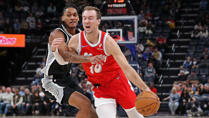 San Antonio Spurs v Memphis Grizzlies