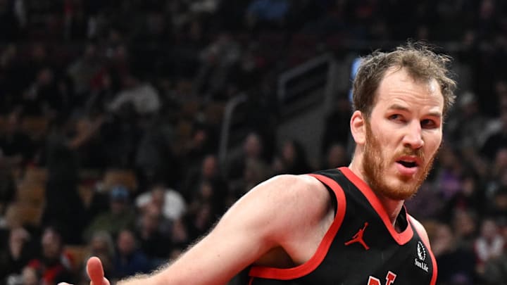Phoenix Suns guard Grayson Allen passes the ball away from Toronto Raptors center Jakob Poeltl. Phoenix Suns guard Grayson Allen passes the ball away from Toronto Raptors center Jakob Poeltl.