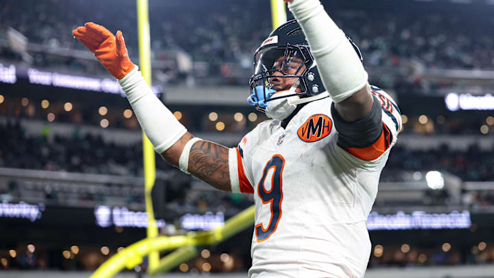 Nov 28, 2025; Philadelphia, Pennsylvania, USA; Chicago Bears safety Jaquan Brisker (9) reacts to a defensive stop against the Philadelphia Eagles at Lincoln Financial Field.