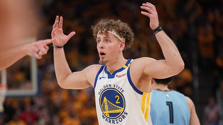 San Francisco, California, USA; Golden State Warriors guard Brandin Podziemski (2) reacts after the Warriors were called for a foul against the Memphis Grizzlies in the fourth quarter at the Chase Center. Mandatory Credit: Cary Edmondson-Imagn Images San Francisco, California, USA; Golden State Warriors guard Brandin Podziemski (2) reacts after the Warriors were called for a foul against the Memphis Grizzlies in the fourth quarter at the Chase Center. Mandatory Credit: Cary Edmondson-Imagn Images