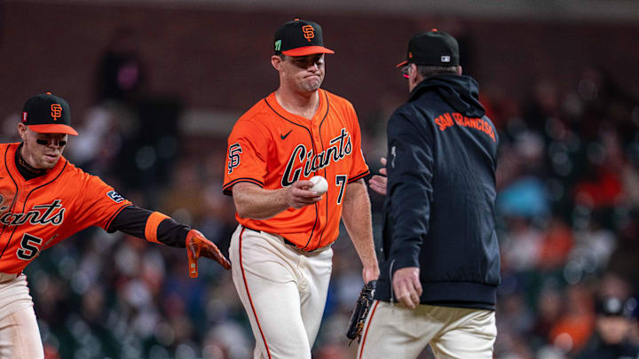 Aug 15, 2025; San Francisco, California, USA; San Francisco Giants pitcher Carson Seymour (77) is relieved by San Francisco Giants manager Bob Melvin (6) during the sixth inning against the Tampa Bay Rays at Oracle Park. Mandatory Credit: Neville E. Guard-Imagn Images Aug 15, 2025; San Francisco, California, USA; San Francisco Giants pitcher Carson Seymour (77) is relieved by San Francisco Giants manager Bob Melvin (6) during the sixth inning against the Tampa Bay Rays at Oracle Park. Mandatory Credit: Neville E. Guard-Imagn Images