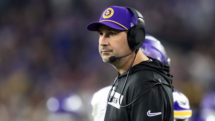 Minnesota Vikings tight ends coach Brian Angelichio