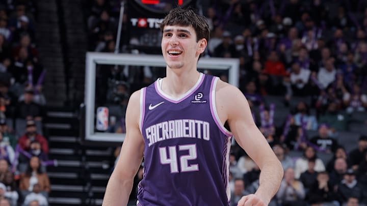 Sacramento Kings center Maxime Raynaud (42) during a game against the Houston Rockets.