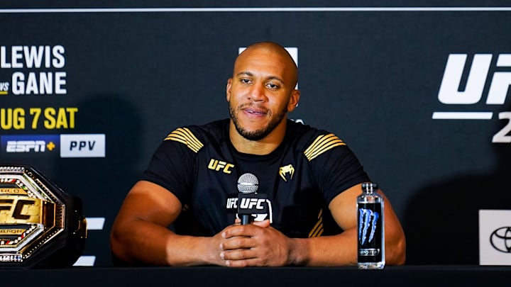 Gane viene de perder el campeonato peso Pesado de la UFC en enero