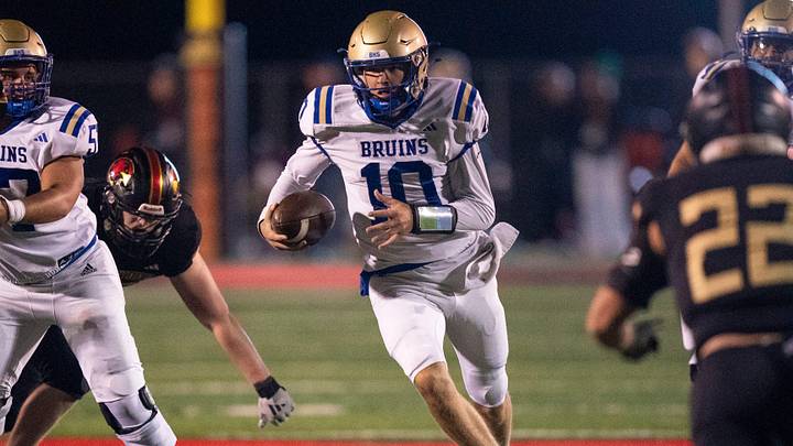 Brentwood's Gavin Strang (10) runs against Ravenwood during their game at Ravenwood High School Thursday night, October. 30, 2025. Brentwood's Gavin Strang (10) runs against Ravenwood during their game at Ravenwood High School Thursday night, October. 30, 2025.