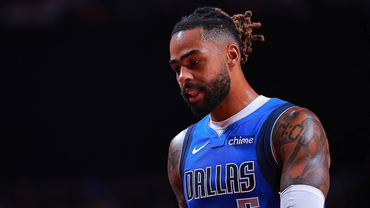D'Angelo Russell Struggles Amid Mavericks' Disappointing Season