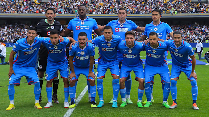 El once inicial que presentó Cruz Azul contra los Pumas.