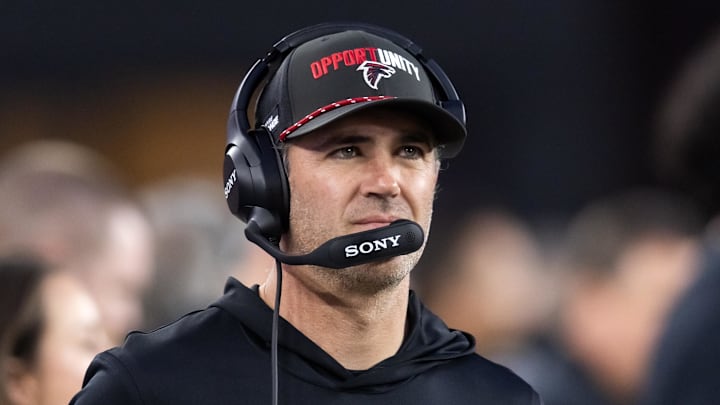  Atlanta Falcons offensive coordinator Zac Robinson against the Arizona Cardinals at State Farm Stadium. 