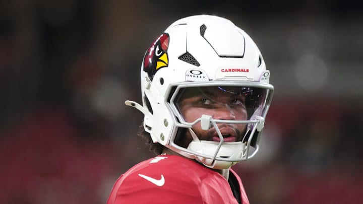 Arizona Cardinals quarterback Kyler Murray (1) warms up before their game against the Las Vegas Raiders at State Farm Stadium in Glendale, on Aug. 23, 2025.