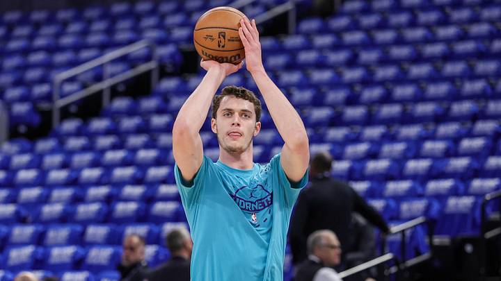 Apr 17, 2026; Orlando, Florida, USA; Charlotte Hornets center Ryan Kalkbrenner (11) warms up before the game against the Orlando Magic during the play-in rounds of the 2026 NBA Playoffs at Kia Center. Mandatory Credit: Mike Watters-Imagn Images Apr 17, 2026; Orlando, Florida, USA; Charlotte Hornets center Ryan Kalkbrenner (11) warms up before the game against the Orlando Magic during the play-in rounds of the 2026 NBA Playoffs at Kia Center. Mandatory Credit: Mike Watters-Imagn Images