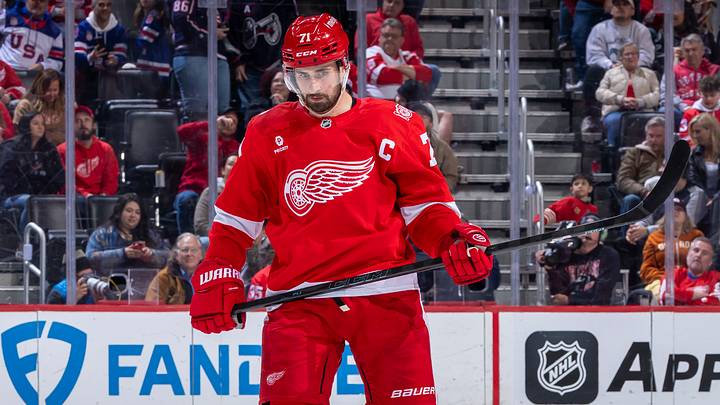 Columbus Blue Jackets v Detroit Red Wings