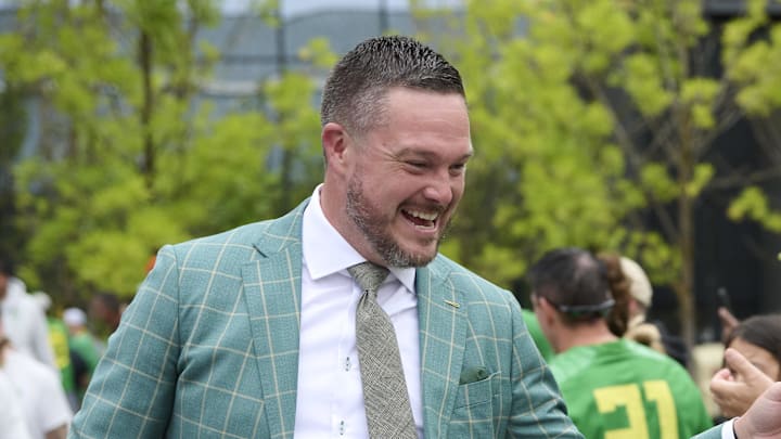 Oregon Ducks Football Spring Practice Schedule Pro Day Dan Lanning Dante Moore kenyon sadiq nfl draft dakorien moore autzen