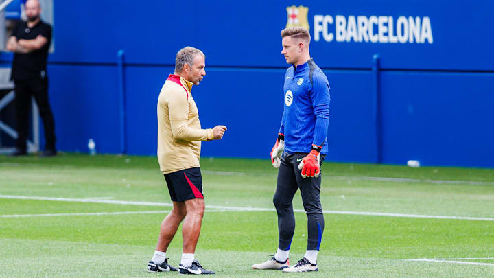 Hansi Flick und Marc-André ter Stegen beim Barça-Training