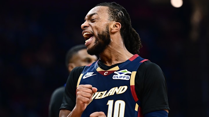 Dec 6, 2025; Cleveland, Ohio, USA; Cleveland Cavaliers guard Darius Garland (10) reacts after a misse basket against the Golden State Warriors during the first half at Rocket Arena. Mandatory Credit: Ken Blaze-Imagn Images Dec 6, 2025; Cleveland, Ohio, USA; Cleveland Cavaliers guard Darius Garland (10) reacts after a misse basket against the Golden State Warriors during the first half at Rocket Arena. Mandatory Credit: Ken Blaze-Imagn Images