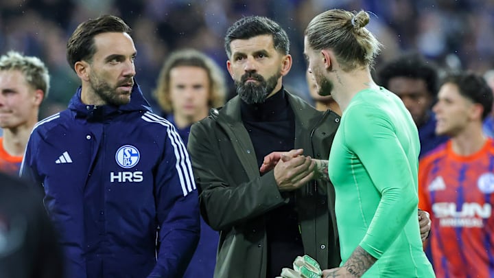 Miron Muslic mit Kenan Karaman und Loris Karius