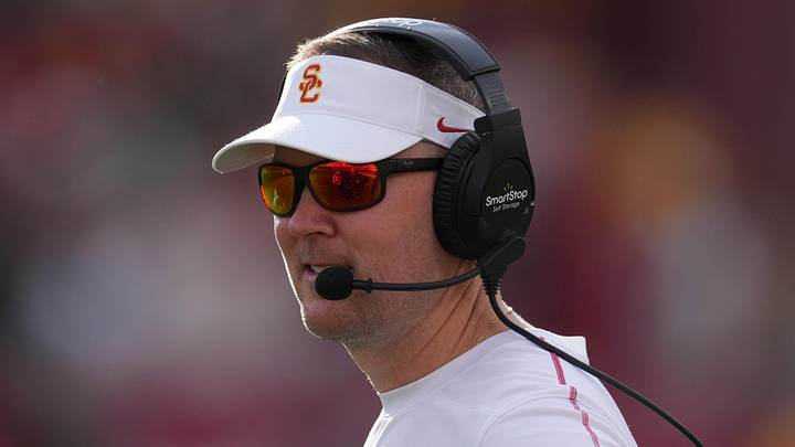 Nov 30, 2024; Los Angeles, California, USA; Southern California Trojans head coach Lincoln Riley reacts against the Notre Dame Fighting Irish in the second half at United Airlines Field at Los Angeles Memorial Coliseum. Mandatory Credit: Kirby Lee-Imagn Images Nov 30, 2024; Los Angeles, California, USA; Southern California Trojans head coach Lincoln Riley reacts against the Notre Dame Fighting Irish in the second half at United Airlines Field at Los Angeles Memorial Coliseum. Mandatory Credit: Kirby Lee-Imagn Images
