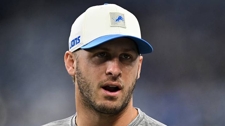 Detroit Lions quarterback Jared Goff (16).