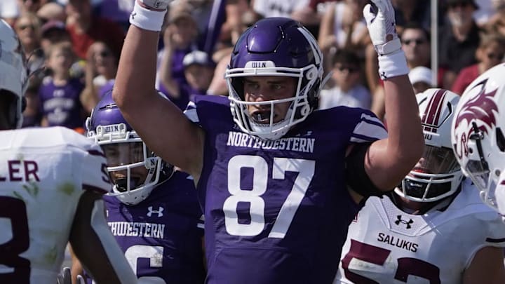 Northwestern Wildcats tight end Thomas Gordon (87).