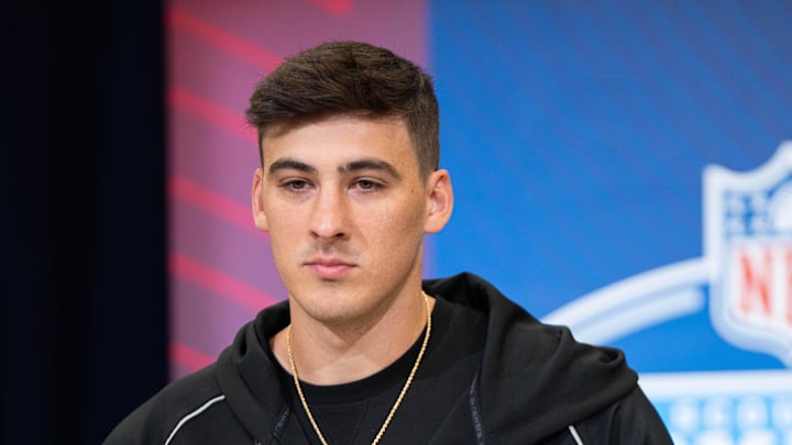 UConn quarterback Joe Fagnano