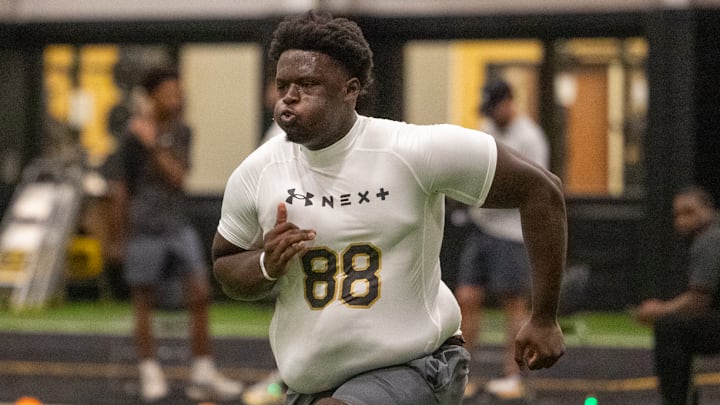 Former Tennessee Commit, Brandon Anderson runs the 40 Former Tennessee Commit, Brandon Anderson runs the 40