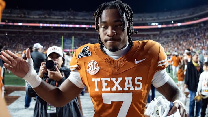 Texas Longhorns defensive back Jahdae Barron (7).