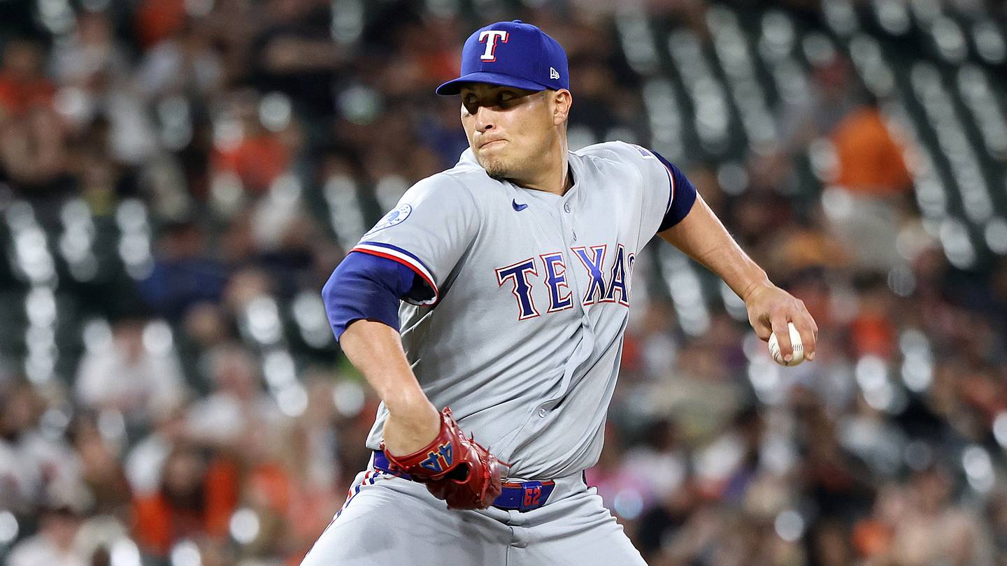 Robert Garcia Gives Rangers Huge Bullpen Boost in Fight to Make Playoffs