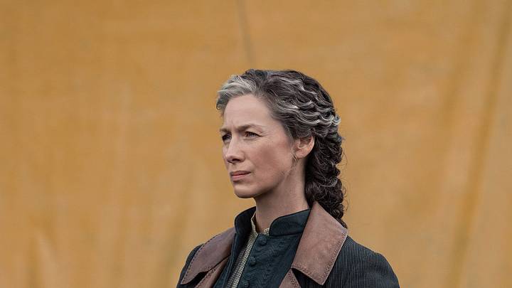 Caitríona Balfe (“Claire Fraser”) in Outlander season 8 episode 10. 