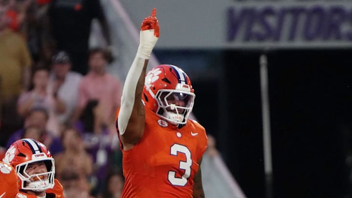 Aug 30, 2025; Clemson, South Carolina, USA; Clemson Tigers defensive end T.J. Parker (3) reacts after a play against the LSU Tigers during the first quarter at Memorial Stadium. Mandatory Credit: Ken Ruinard-USA TODAY Network via Imagn Images