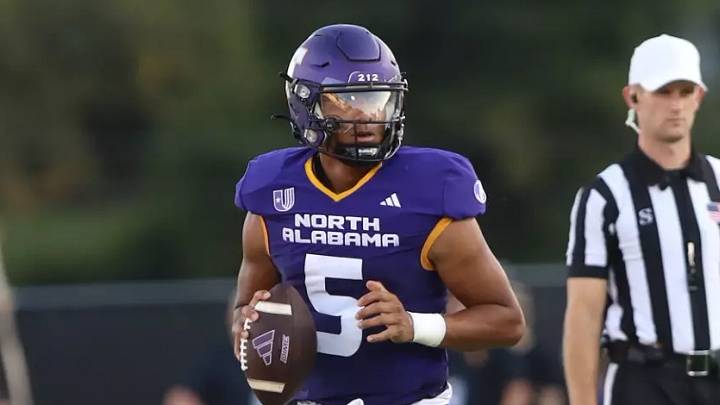 North Alabama quarterback Destin Wade looks to throw during 2025 football season. North Alabama quarterback Destin Wade looks to throw during 2025 football season.