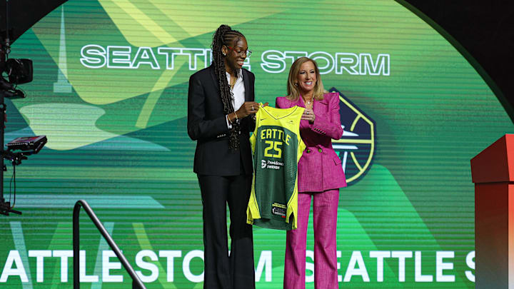 Apr 14, 2025; New York, New York, USA; Dominique Malonga poses with WNBA commissioner Cathy Engelbert after being selected with the number two overall pick to the Seattle Storm in the 2025 WNBA Draft at The Shed at Hudson Yards. Mandatory Credit: Vincent Carchietta-Imagn Images Apr 14, 2025; New York, New York, USA; Dominique Malonga poses with WNBA commissioner Cathy Engelbert after being selected with the number two overall pick to the Seattle Storm in the 2025 WNBA Draft at The Shed at Hudson Yards. Mandatory Credit: Vincent Carchietta-Imagn Images