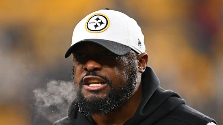 Mike Tomlin of the Pittsburgh Steelers in the cold Mike Tomlin of the Pittsburgh Steelers in the cold