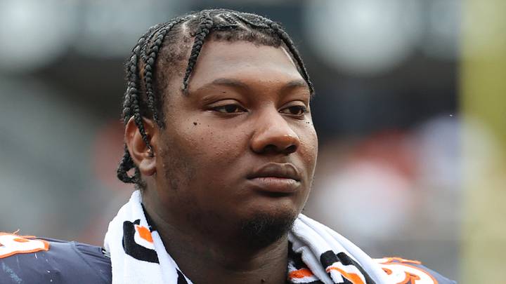Chicago Bears defensive tackle Gervon Dexter Sr. (99) takes the field