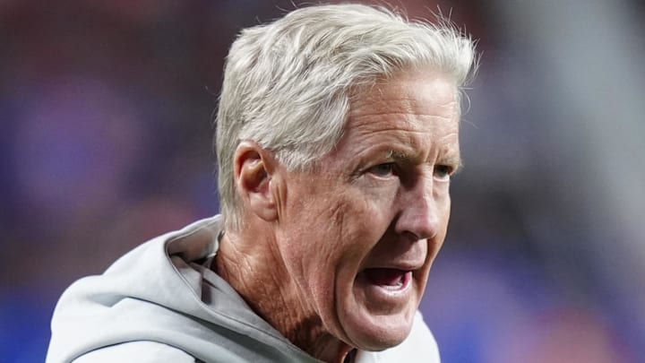 Nov 6, 2025; Denver, Colorado, USA; Las Vegas Raiders head coach Pete Carroll before the game at Empower Field at Mile High. Mandatory Credit: Ron Chenoy-Imagn Images Nov 6, 2025; Denver, Colorado, USA; Las Vegas Raiders head coach Pete Carroll before the game at Empower Field at Mile High. Mandatory Credit: Ron Chenoy-Imagn Images