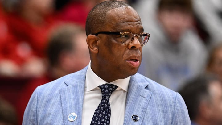 Jan 14, 2026; Stanford, California, USA; North Carolina Tar Heels head coach Hubert Davis looks on against the Stanford Cardinal in the first half at Maples Pavilion. Mandatory Credit: Eakin Howard-Imagn Images Jan 14, 2026; Stanford, California, USA; North Carolina Tar Heels head coach Hubert Davis looks on against the Stanford Cardinal in the first half at Maples Pavilion. Mandatory Credit: Eakin Howard-Imagn Images