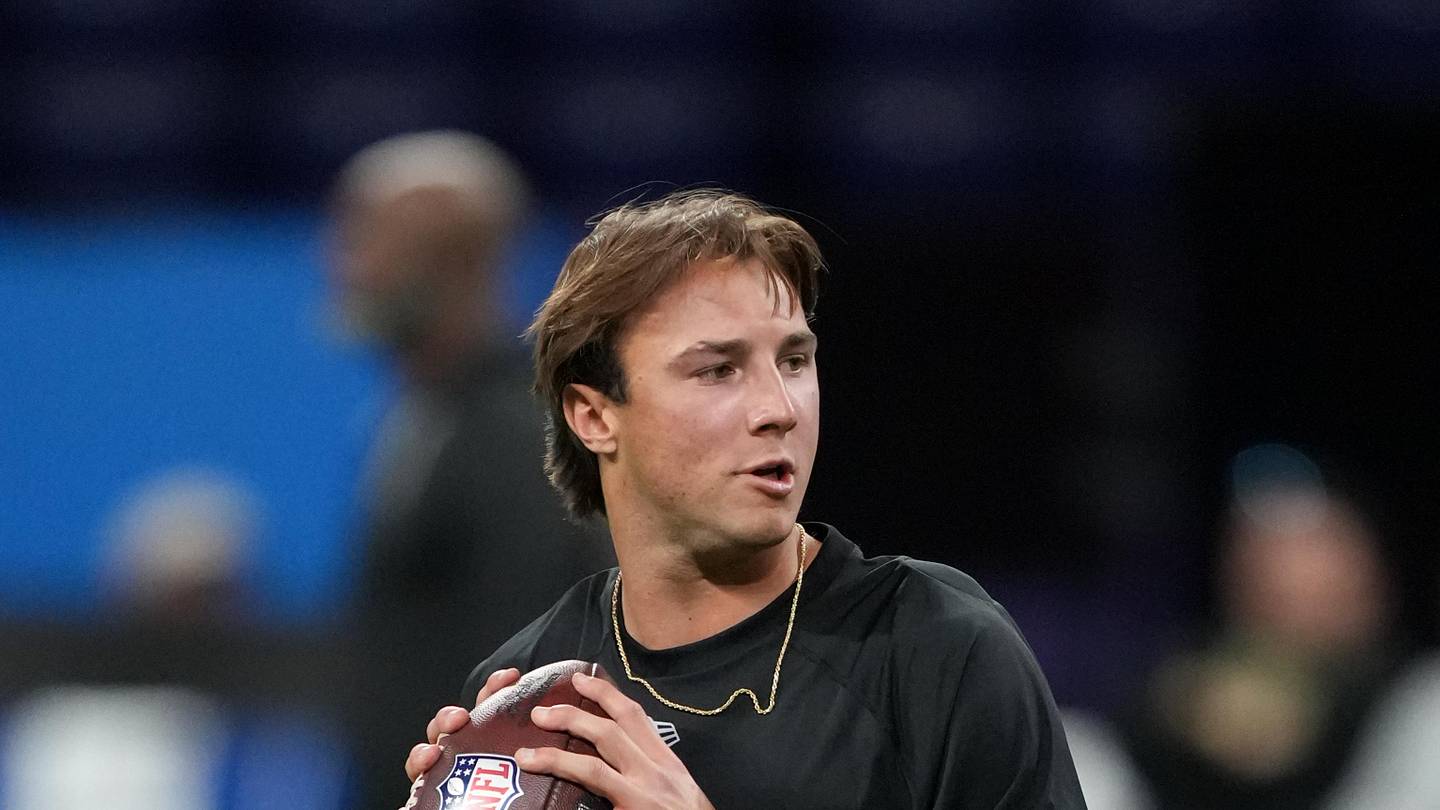 Cade Klubnik draft pick displaying strong early returns in Jets rookie minicamp - The Jet Press
