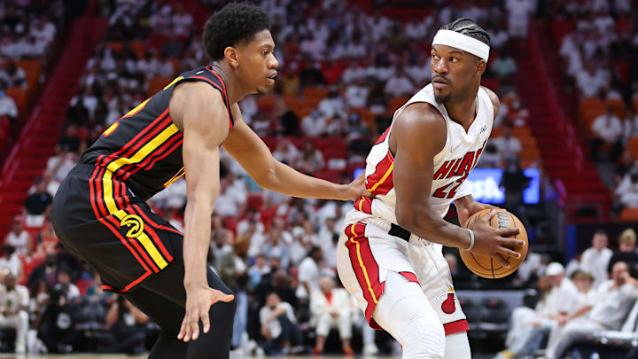 El Heat superó con facilidad a los Hawks en el Juego 1