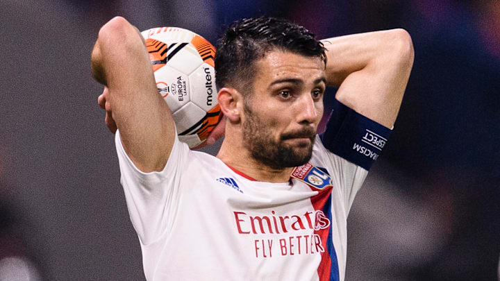 Léo Dubois se rapproche d'un départ de l'Olympique Lyonnais