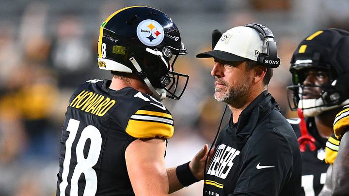 Pittsburgh Steelers quarterbacks Will Howard, Aaron Rodgers Pittsburgh Steelers quarterbacks Will Howard, Aaron Rodgers