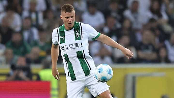 Nico Elvedi Nico Elvedi