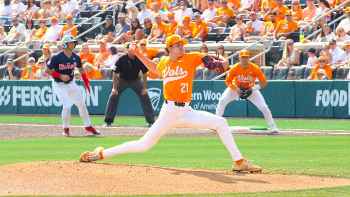 Tegan Kuhns pitching against Ole Miss 4/18/26