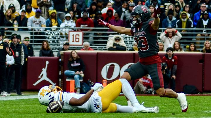 Oklahoma defensive back Eli Bowen celebrates after breaking up a pass against Missouri. Oklahoma defensive back Eli Bowen celebrates after breaking up a pass against Missouri.