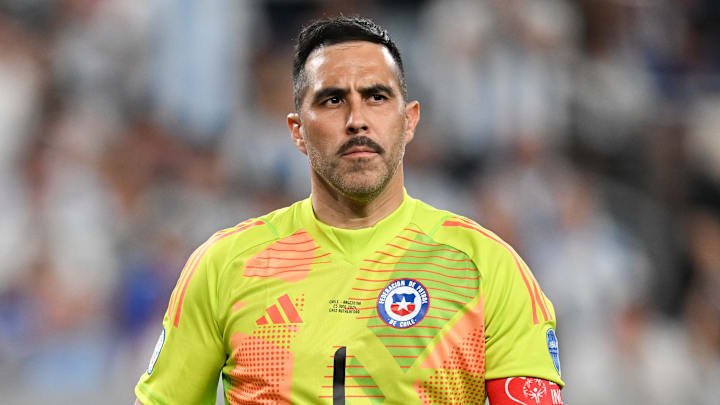 Goleiro já defendeu o Barcelona por duas temporadas